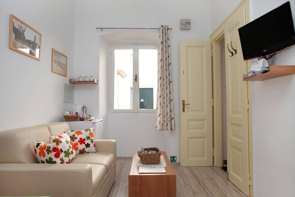 Room Mira Trogir Eksteriør billede