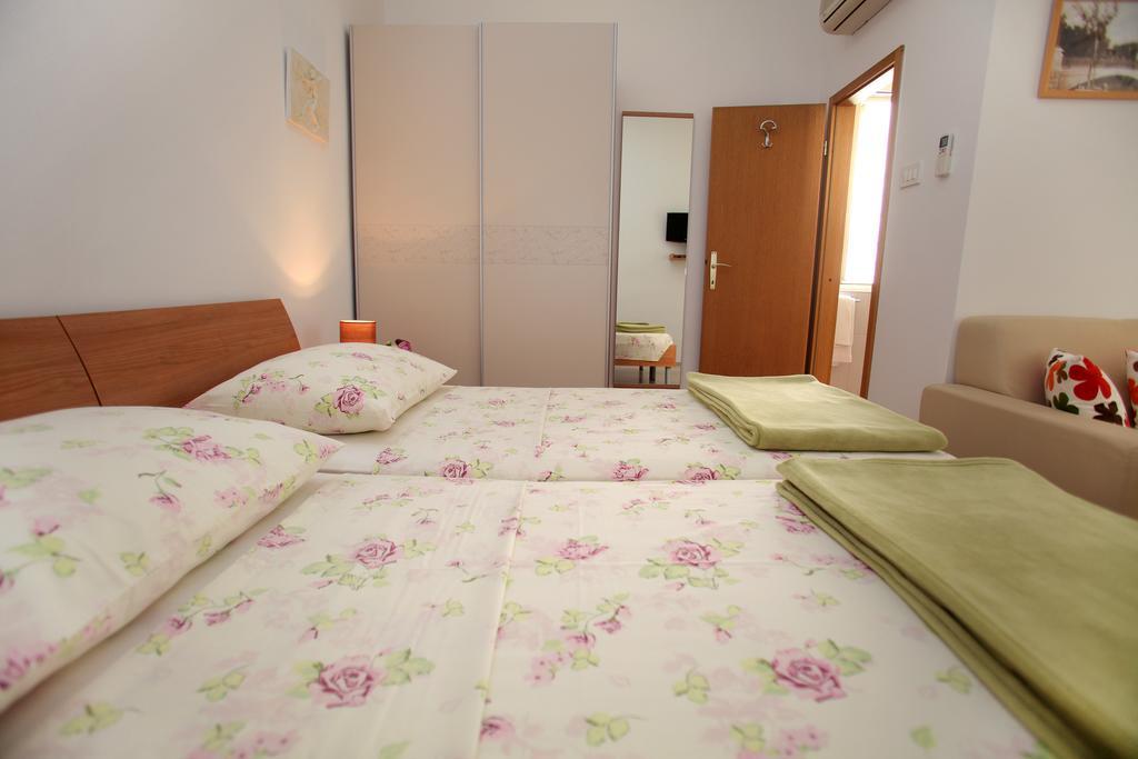 Room Mira Trogir Eksteriør billede